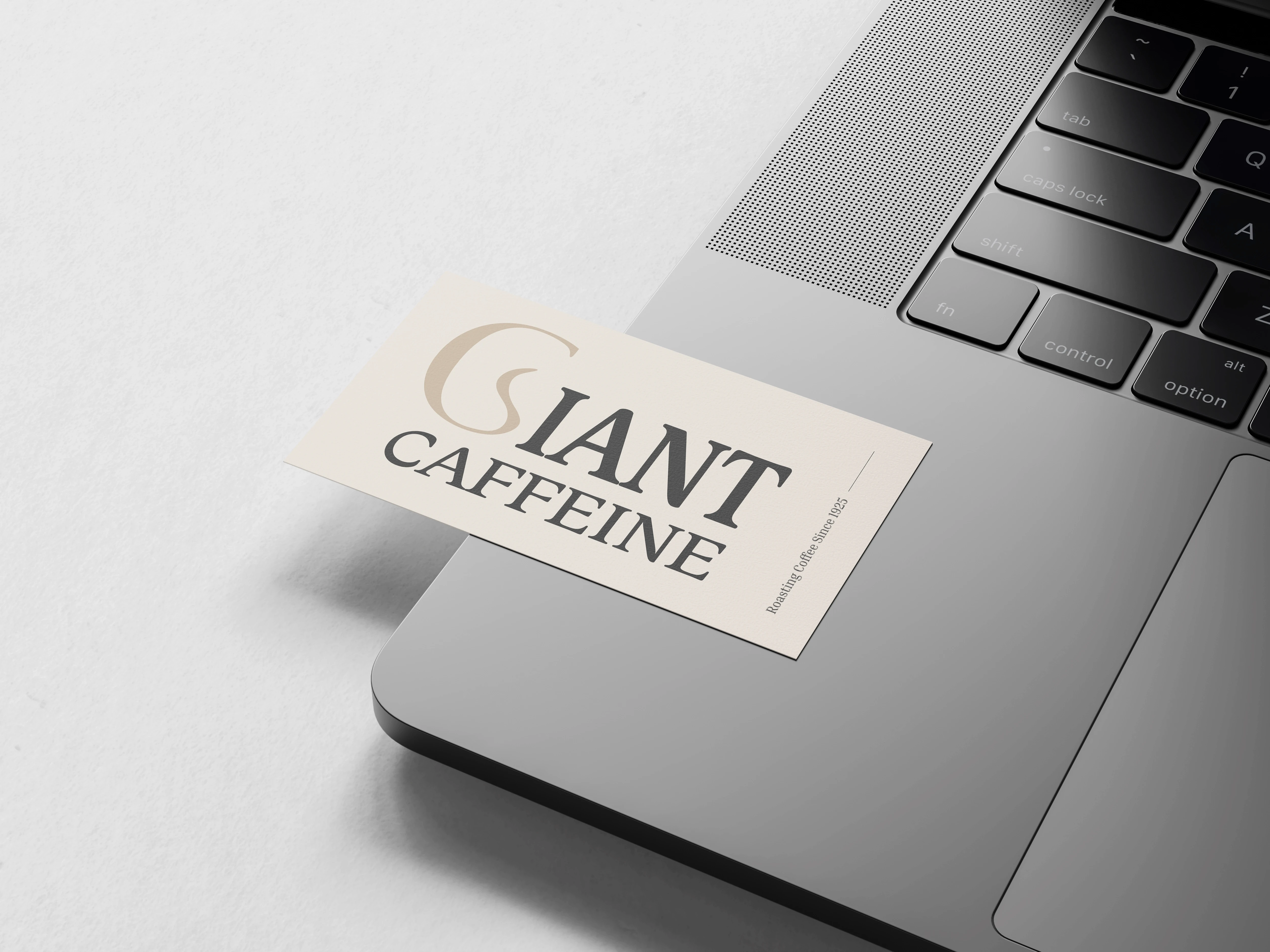 Mockup carte de visite « Giant Caffeine » sur MacBook